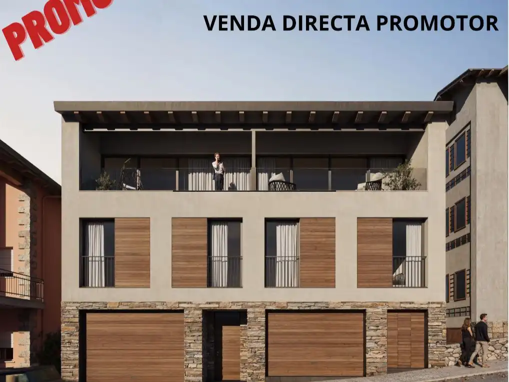 Adosado con jardín en venta en carrer Orient 14