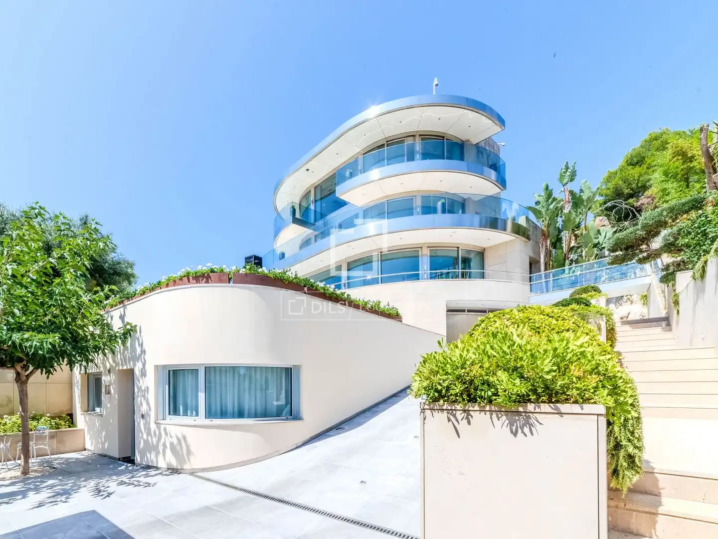 Vista exterior de Casa o xalet en venda en Sitges amb Aire condicionat, Calefacció i Terrassa