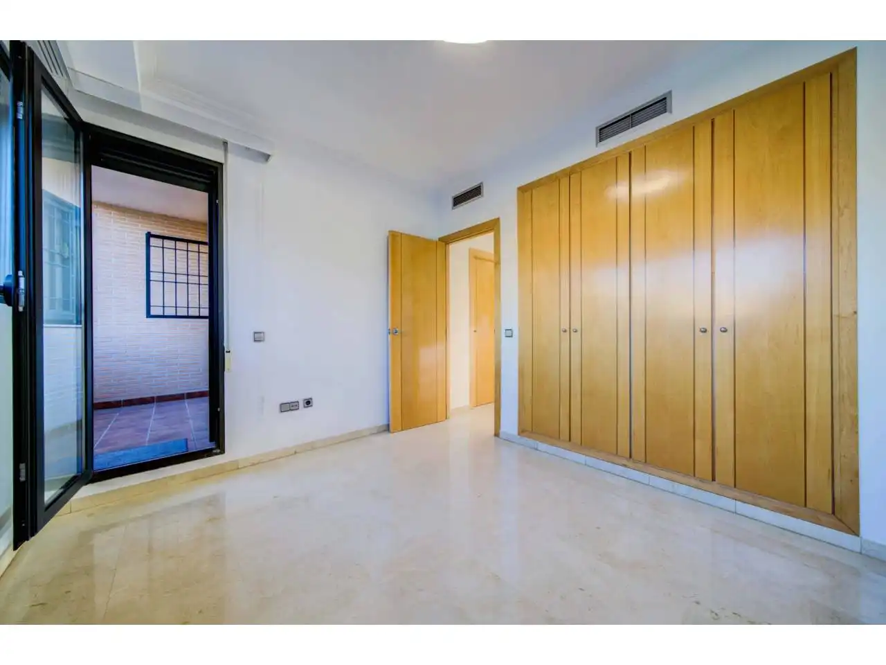 Casa adosada en venta en Valencia con Aire acondicionado, Calefacción y Terraza
