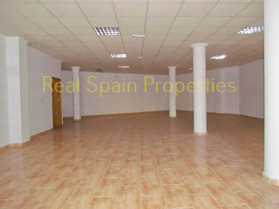 Local comercial en venda a Vélez-Rubio, imagen 2
