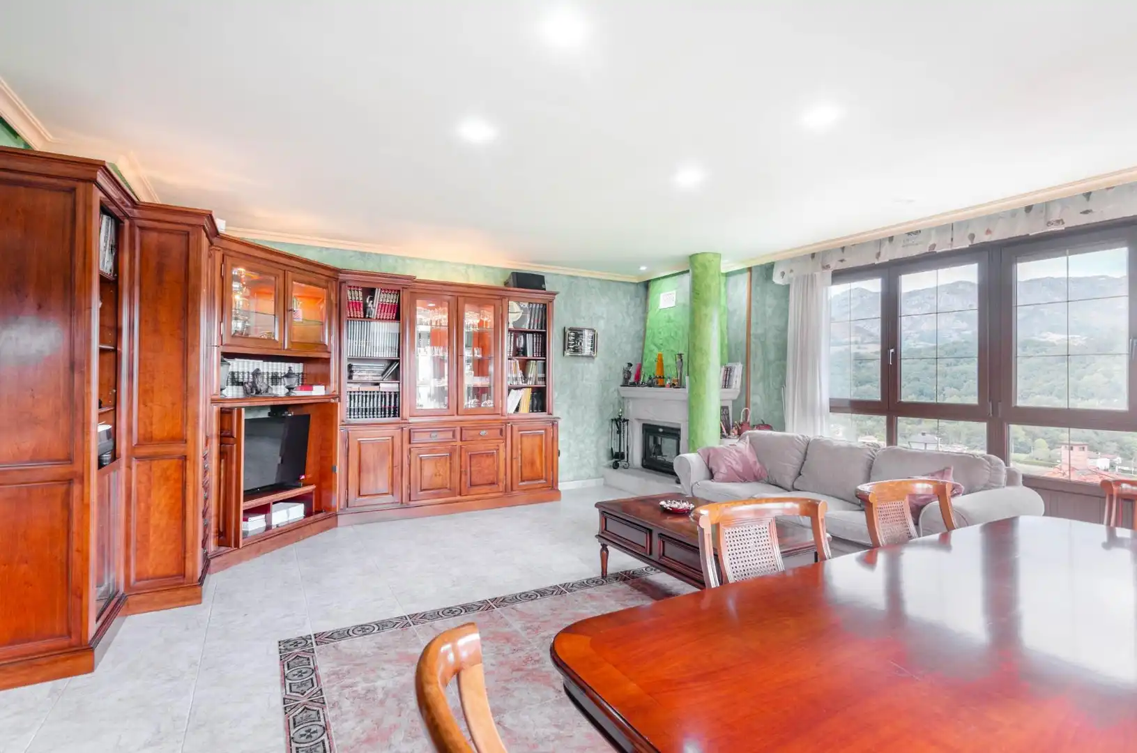 Sala de estar de Casa o chalet en venta en Piloña con Calefacción, Jardín privado y Parquet