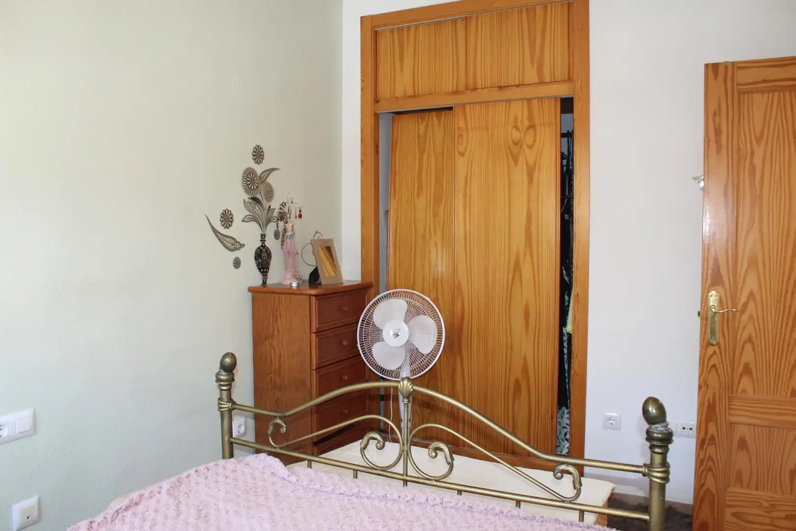 Habitación de Casa adosada en venta en Enix con Aire acondicionado, Calefacción y Jardín privado