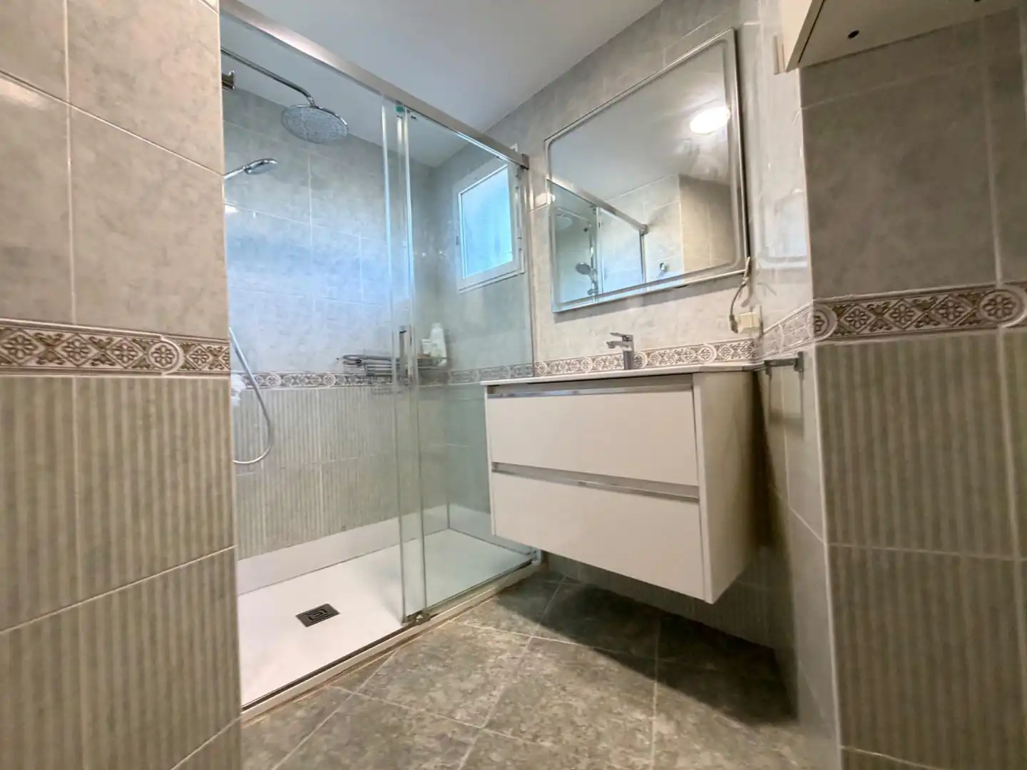 Bathroom of Attic for sale in Burjassot  with Air Conditioner, Heating and Terrace
