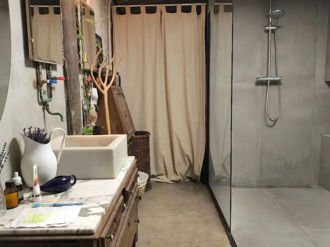 Baño de Local en venta en Barcelona con Calefacción