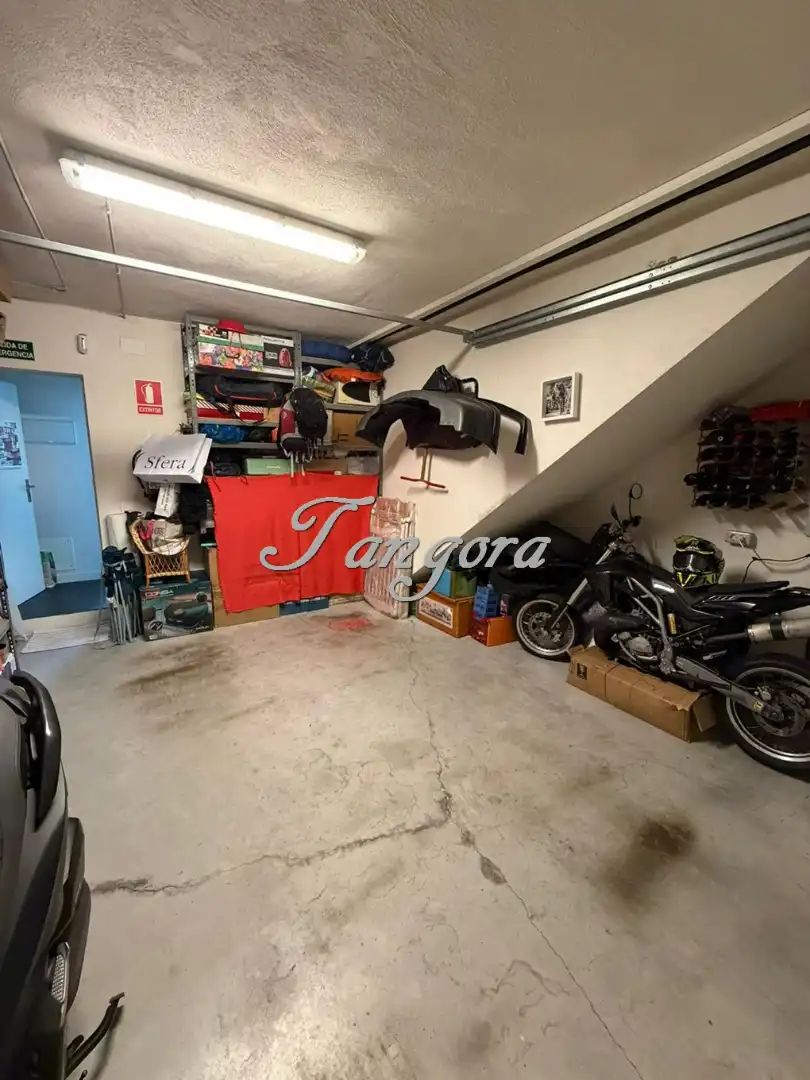Casa adosada en venda en Sopela amb Calefacció, Jardí privat i Parquet