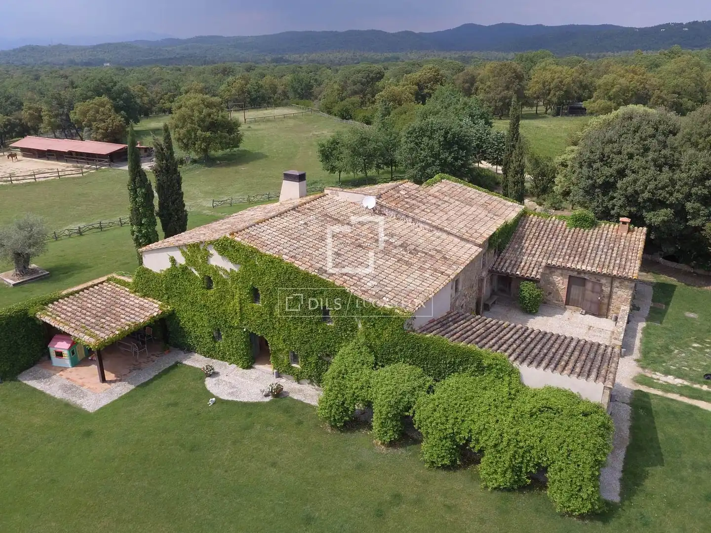 Casa rustica con piscina in vendita a Cassà de la Selva