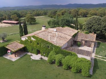 Country house with pool for sale in Cassà de la Selva
