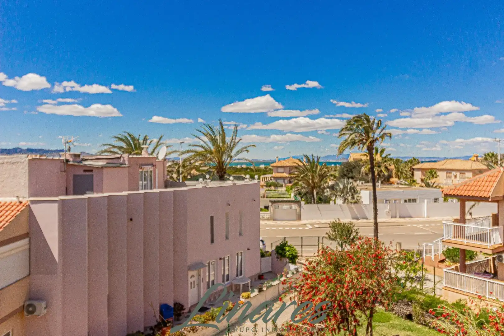 Vista exterior de Apartament en venda en La Manga del Mar Menor amb Terrassa
