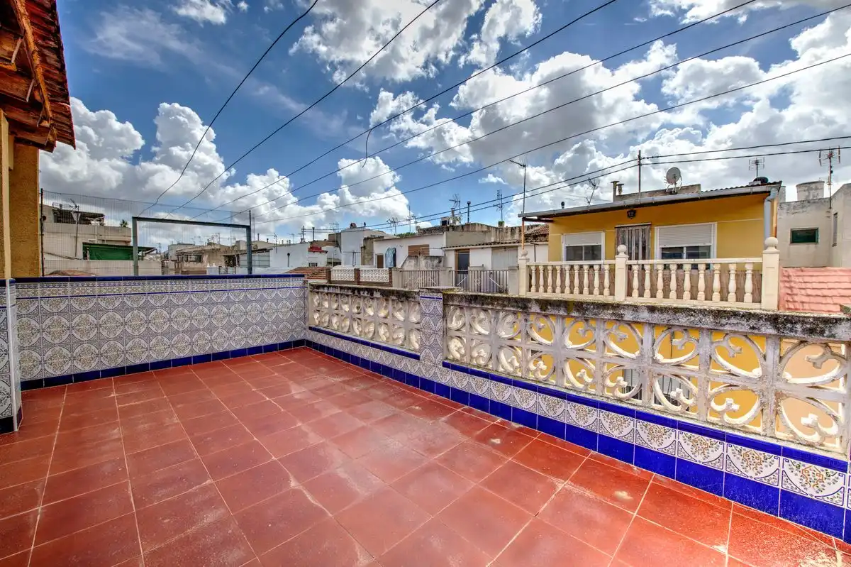 Maison mitoyenne avec terrasse à vendre à Calle Santander