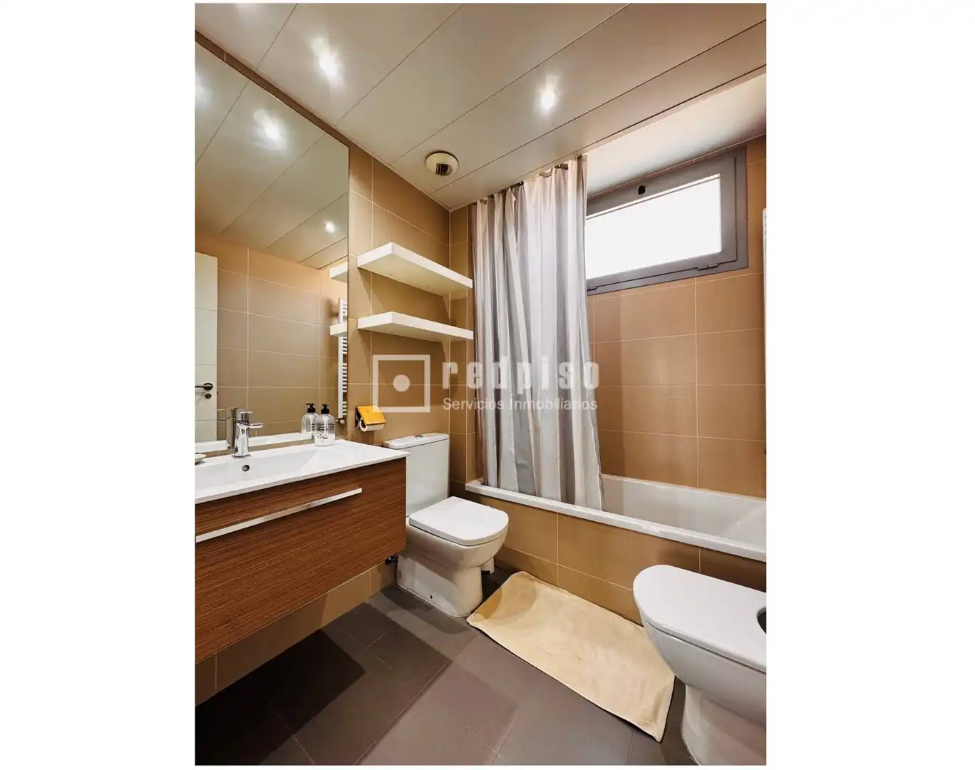 Bathroom of Attic for rent in Getafe  with Air Conditioner, Heating and Private garden