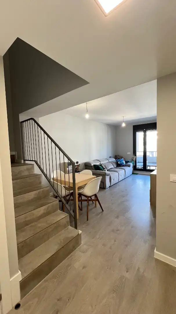 Sala d'estar de Dúplex en venda en Velilla de San Antonio amb Aire condicionat, Calefacció i Terrassa