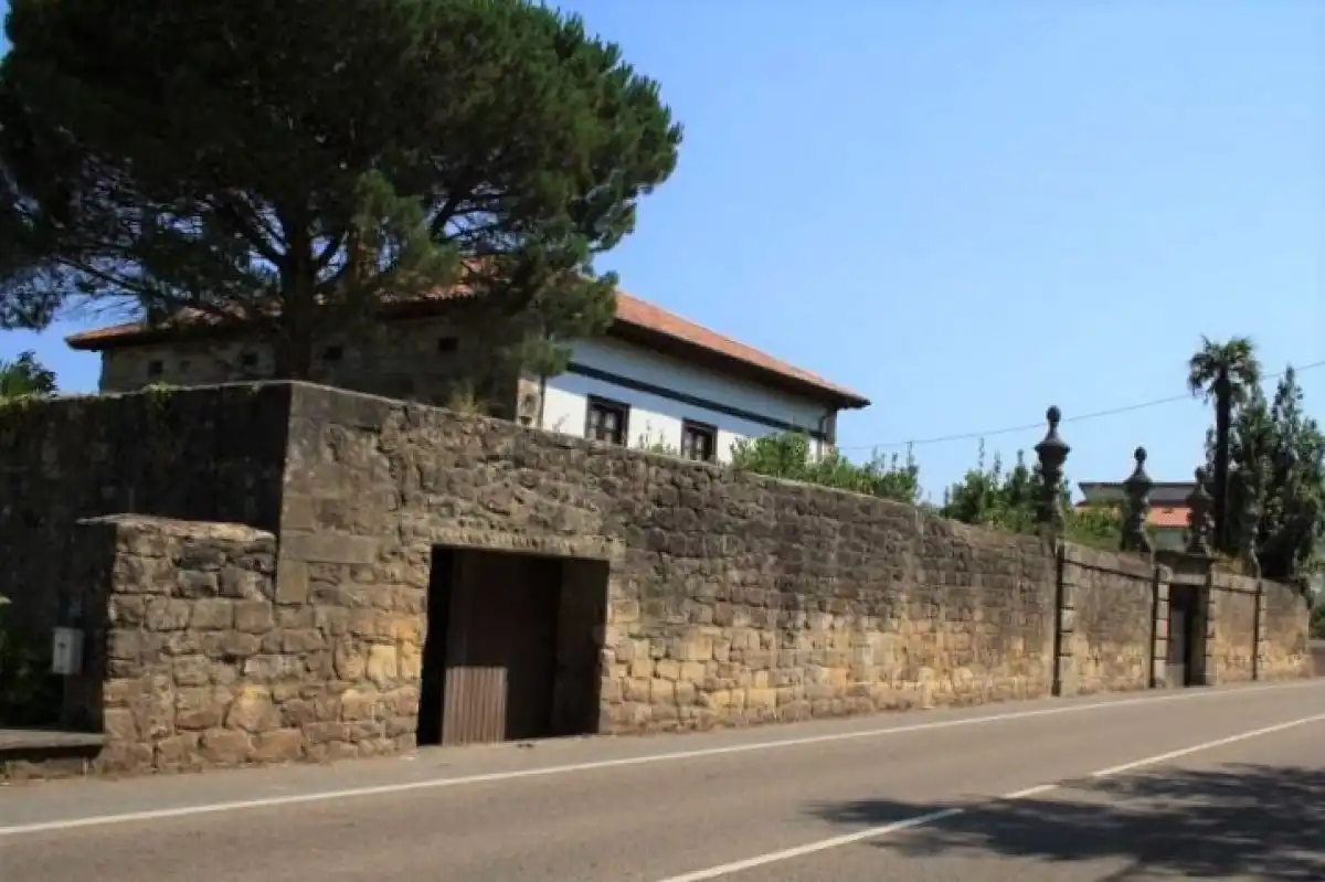Exterior view of Houses for sale in Piélagos  with Private garden and Balcony