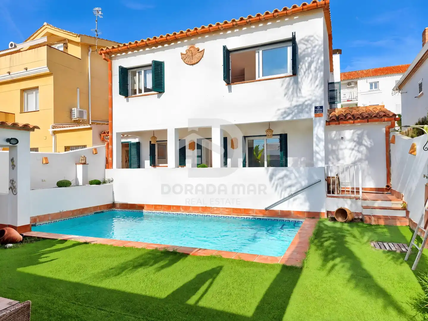 Vista exterior de Casa o chalet en venta en Sant Pere de Ribes con Calefacción, Jardín privado y Piscina