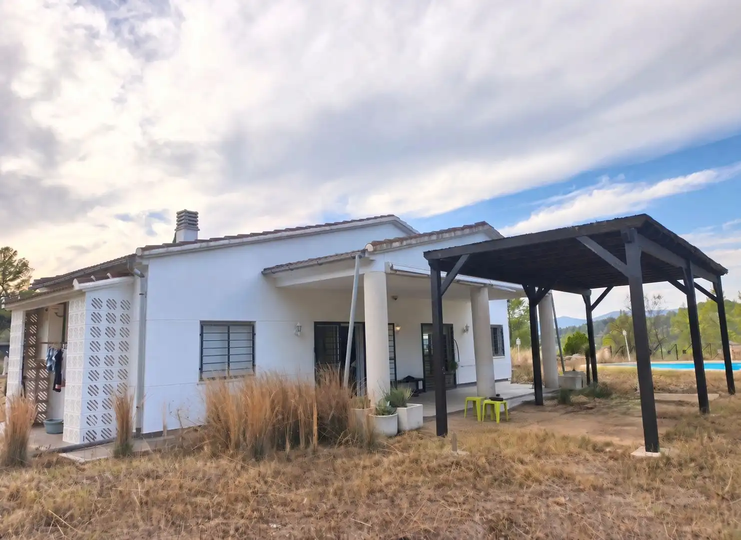 Exterior view of Houses for sale in Millena  with Air Conditioner, Terrace and Storage room
