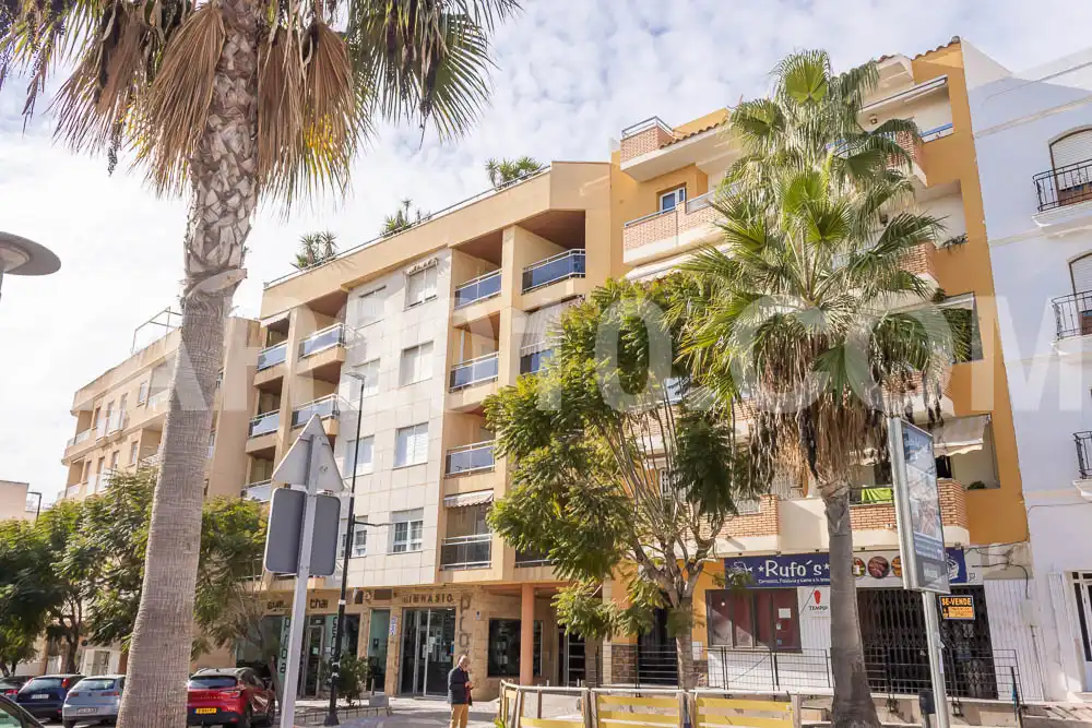 Vista exterior de Ático en venta en Garrucha con Aire acondicionado, Calefacción y Terraza