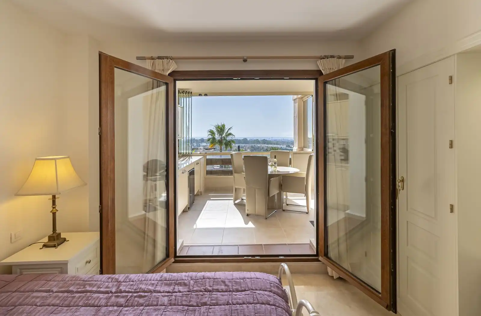 Habitación de Apartamento en venta en Estepona con Terraza, Trastero y Amueblado