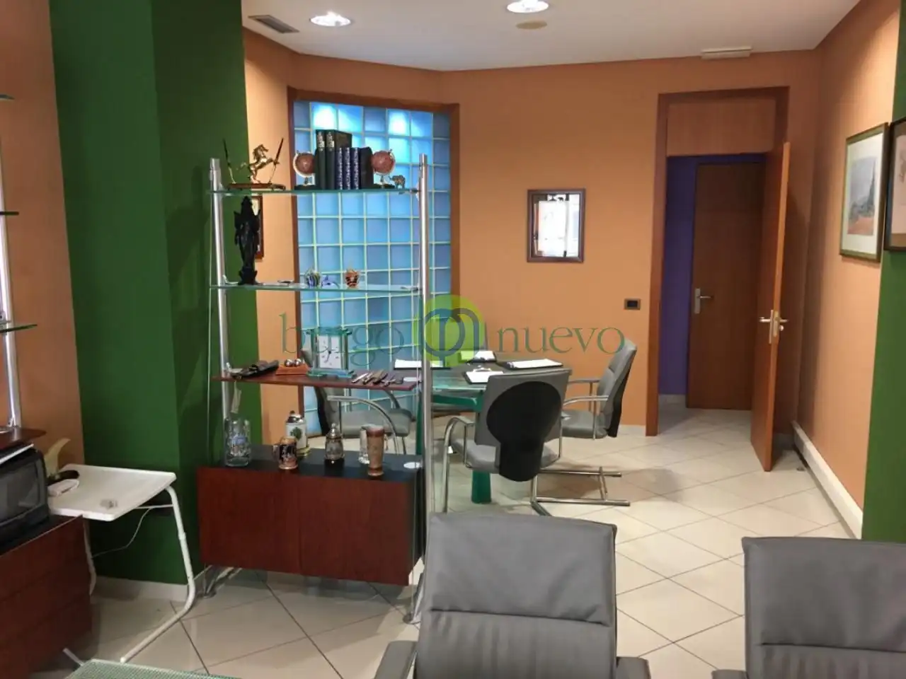 Oficina de alquiler en León Capital  con Calefacción y Alarma