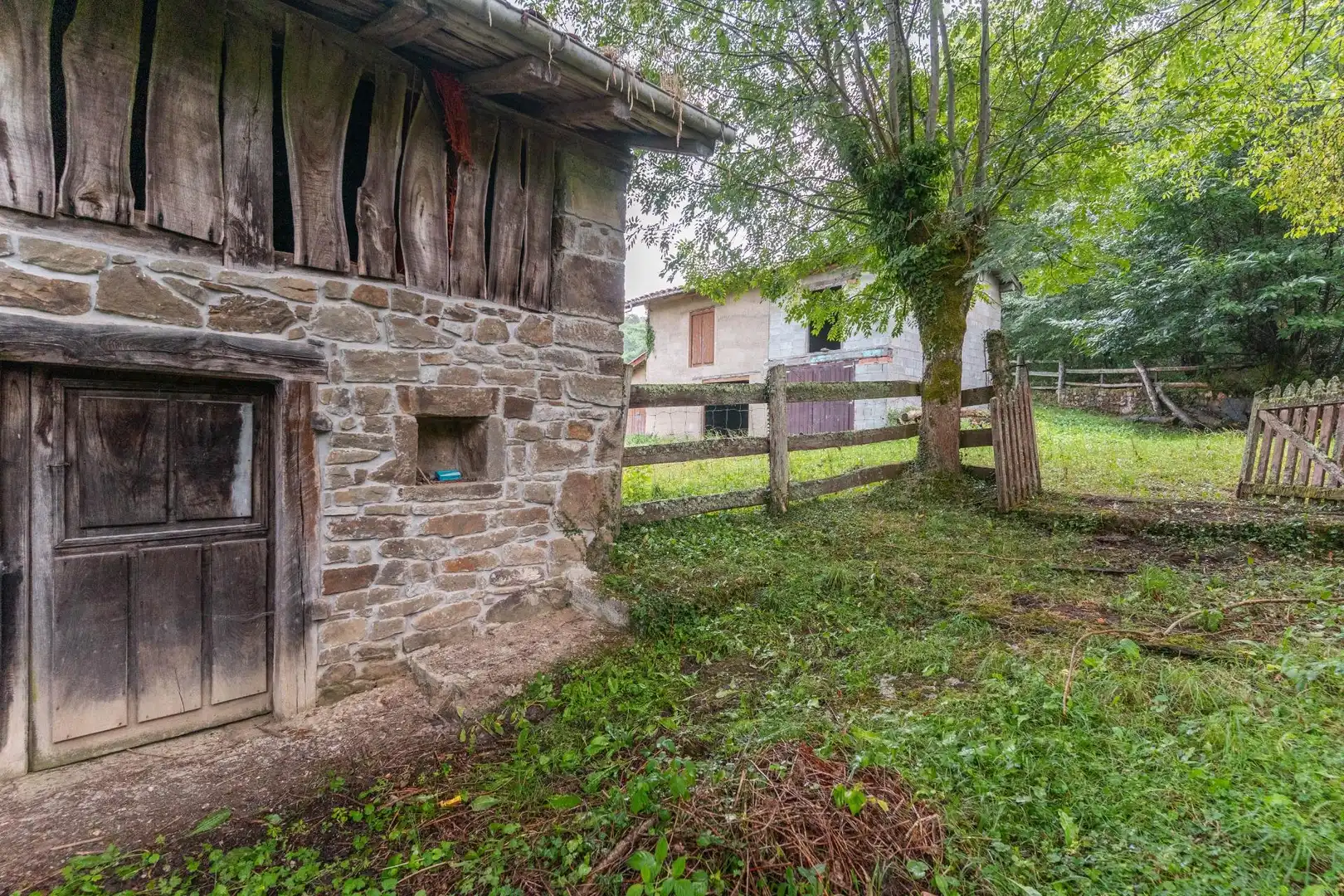 Vista exterior de Finca rústica en venta en Sobrescobio con Jardín privado, Terraza y Amueblado