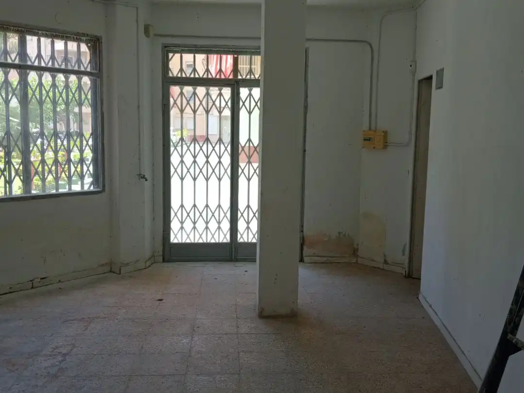 Business premises for sale in emili vendrell 3, imagen 14