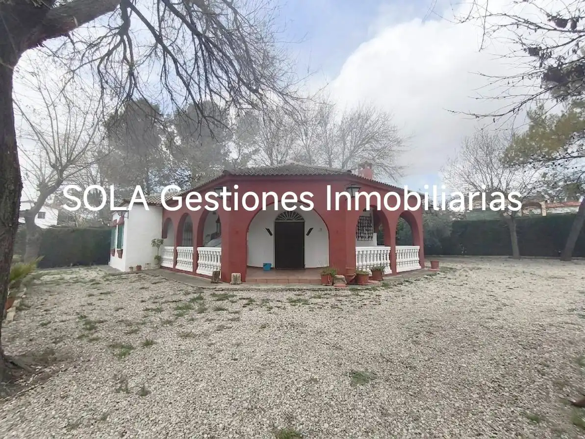 Xalet amb piscina en venda a Úbeda