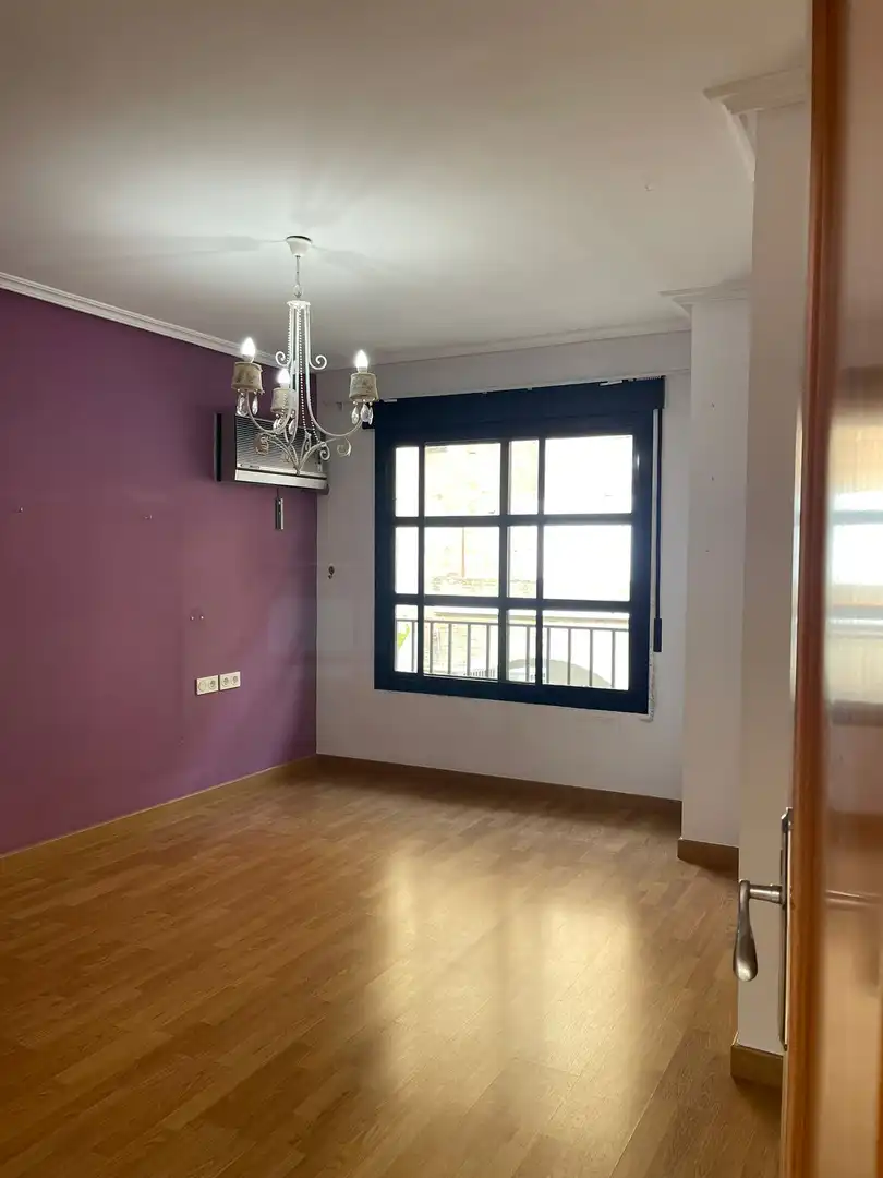Dormitori de Casa o xalet en venda en Plasencia amb Aire condicionat, Calefacció i Jardí privat