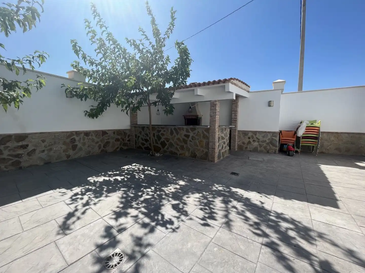 Vista exterior de Casa o xalet en venda en Jaén amb Aire condicionat, Calefacció i Jardí privat