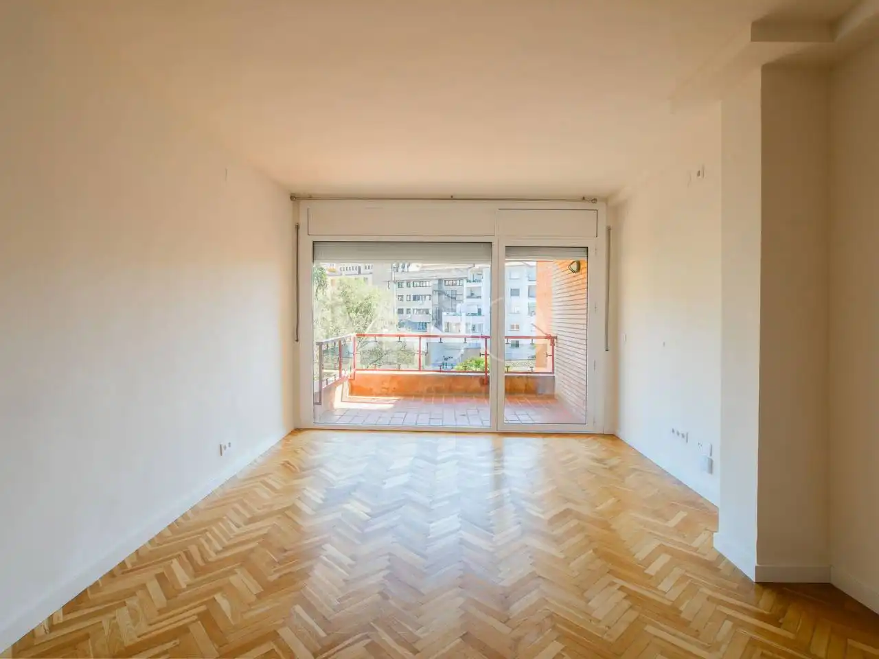 Sala de estar de Piso en venta en Vic con Calefacción, Parquet y Terraza