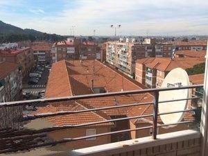 Vista exterior de Pis en venda en Alcalá de Henares amb Aire condicionat, Calefacció i Terrassa