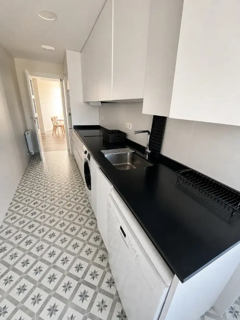 Küche von Wohnung zur Miete in Gijón  mit Heizung, Parkett und Abstellraum