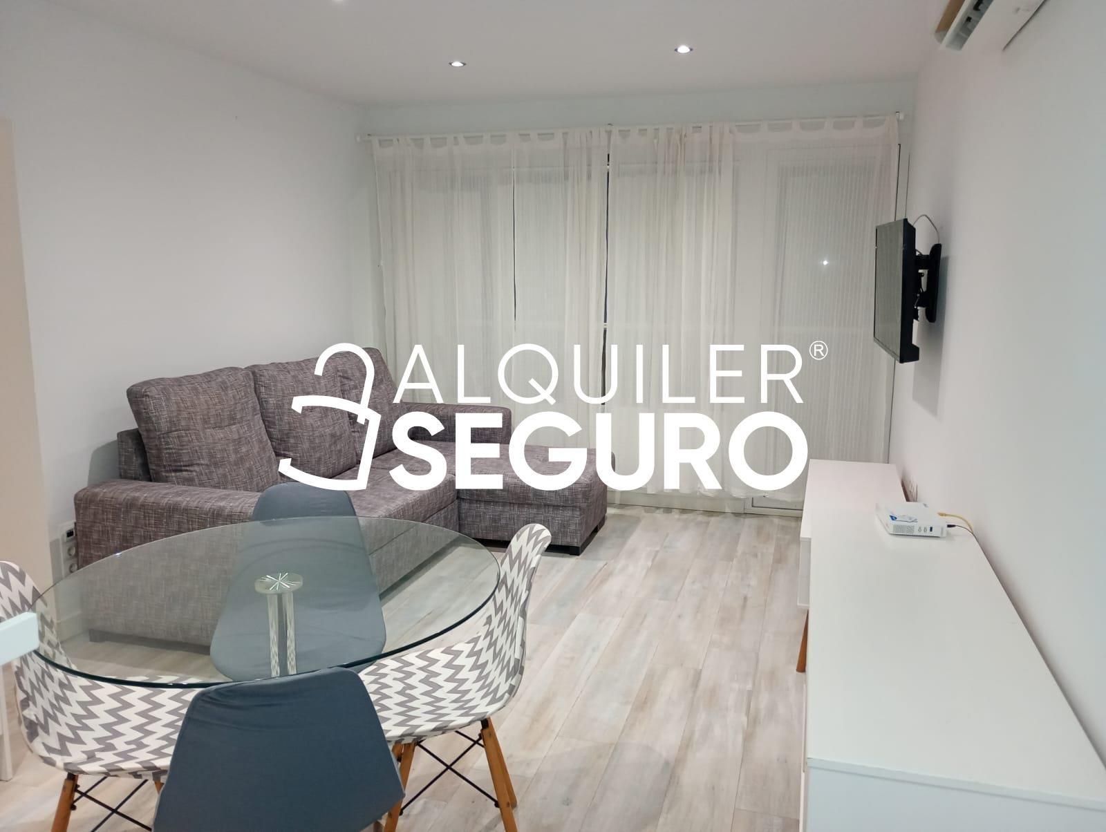 Dormitori de Pis de lloguer en Málaga Capital amb Aire condicionat, Terrassa i Moblat