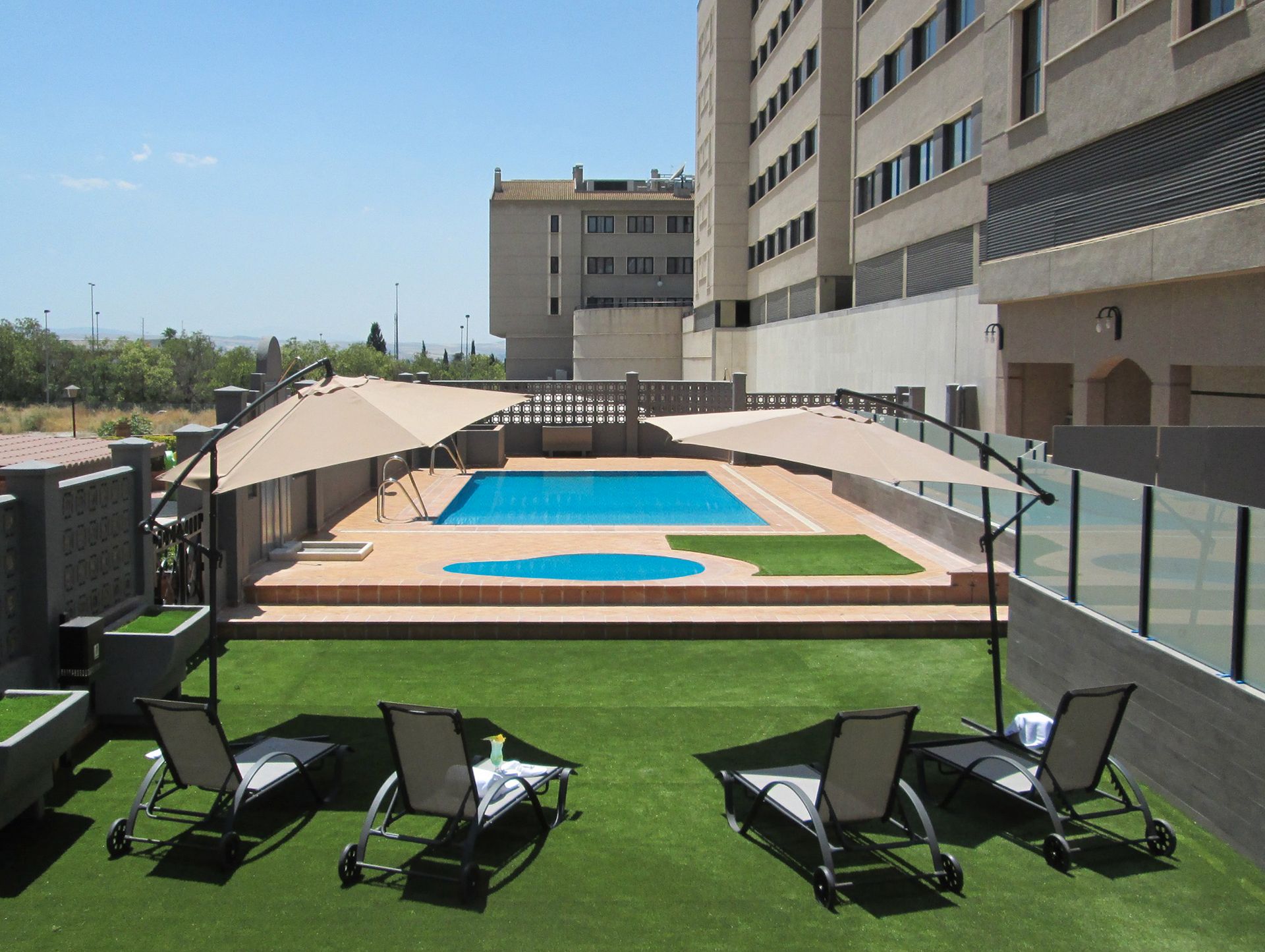 Piscina de Planta baixa de lloguer en  Granada Capital amb Aire condicionat, Calefacció i Terrassa