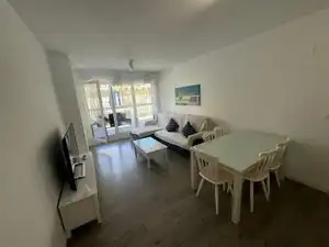 Sala de estar de Piso de alquiler en Almuñécar con Aire acondicionado, Terraza y Amueblado