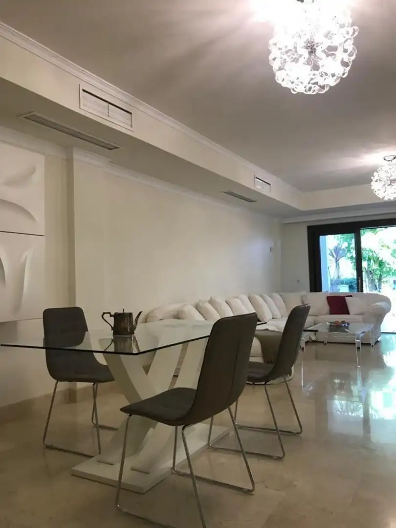 Apartamento con piscina en venta en Marbella Centro, imagen 8