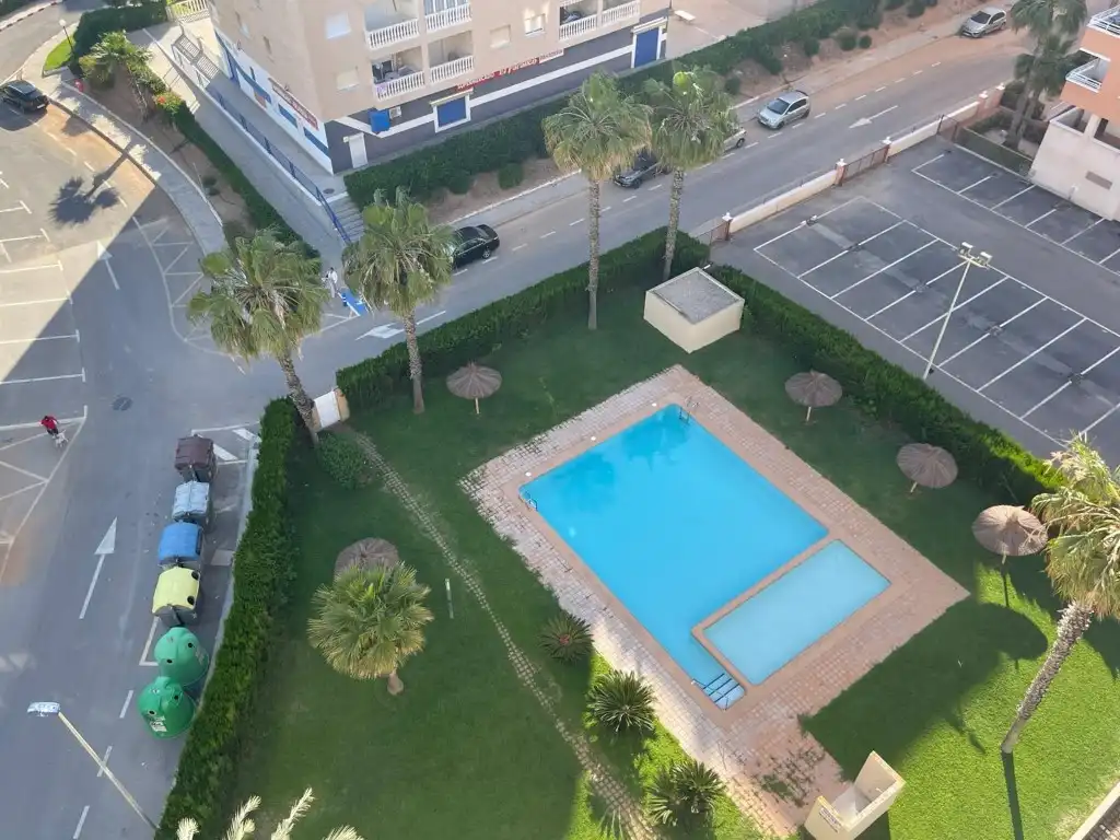 Piscina de Apartament en venda en La Manga del Mar Menor amb Terrassa, Piscina i Balcó