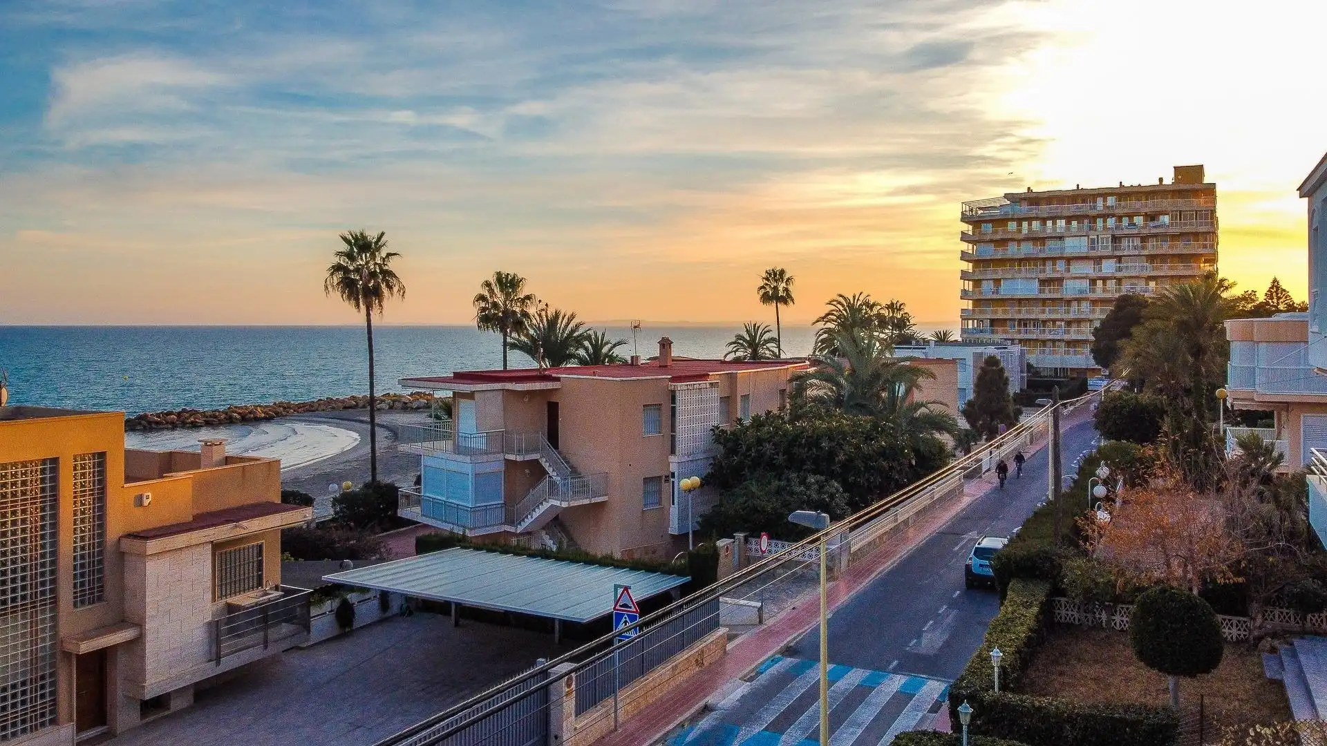Vista exterior de Casa adosada en venta en Santa Pola con Jardín privado y Terraza