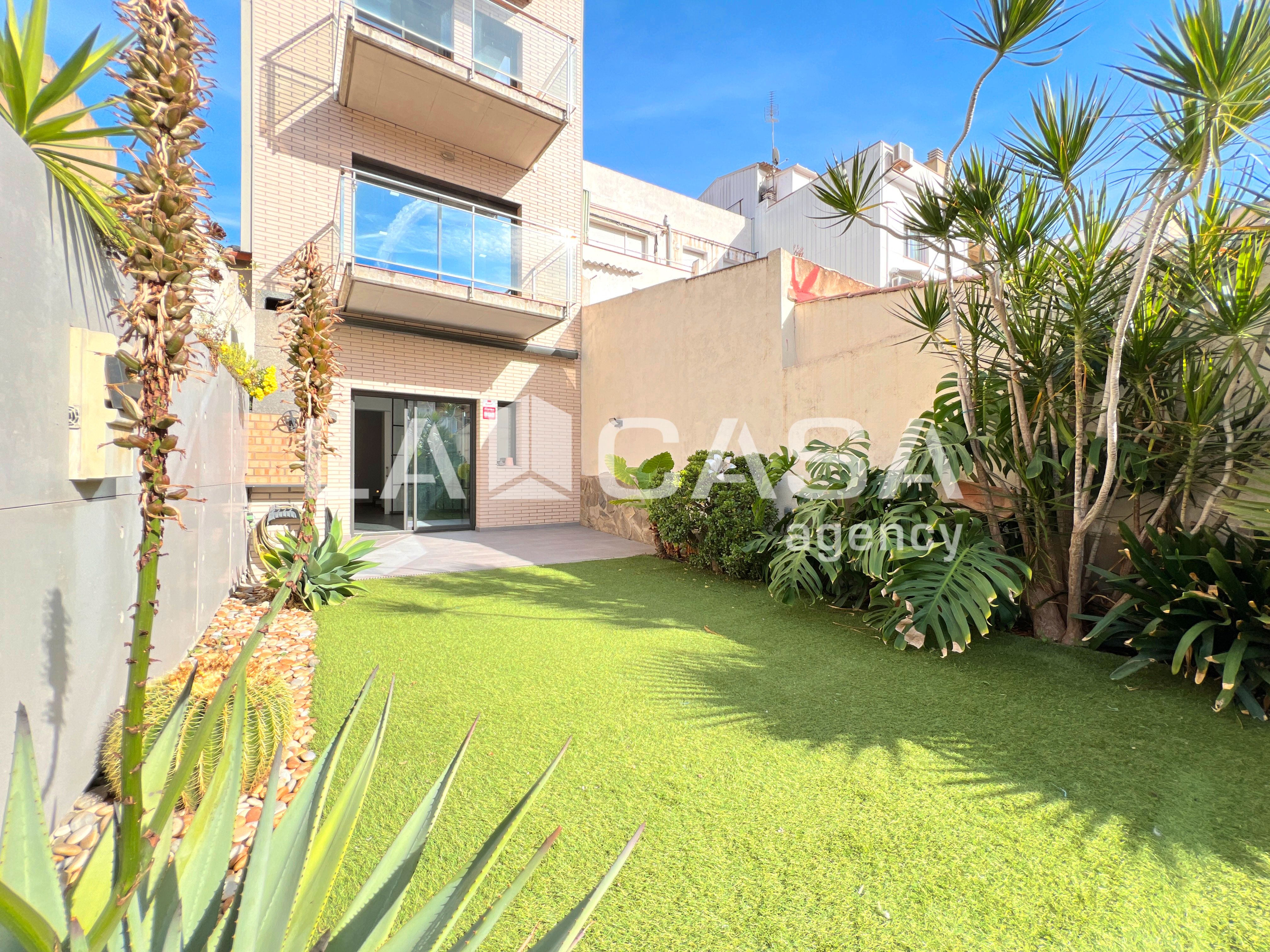 Terrassa de Casa o xalet en venda en Badalona amb Calefacció, Terrassa i Piscina