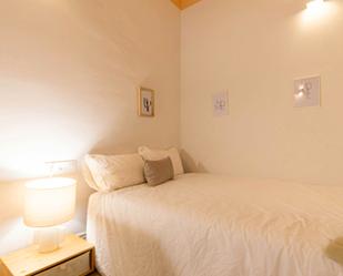 Bedroom of Flat to share in  Barcelona Capital  with Heating, Washing machine and TV