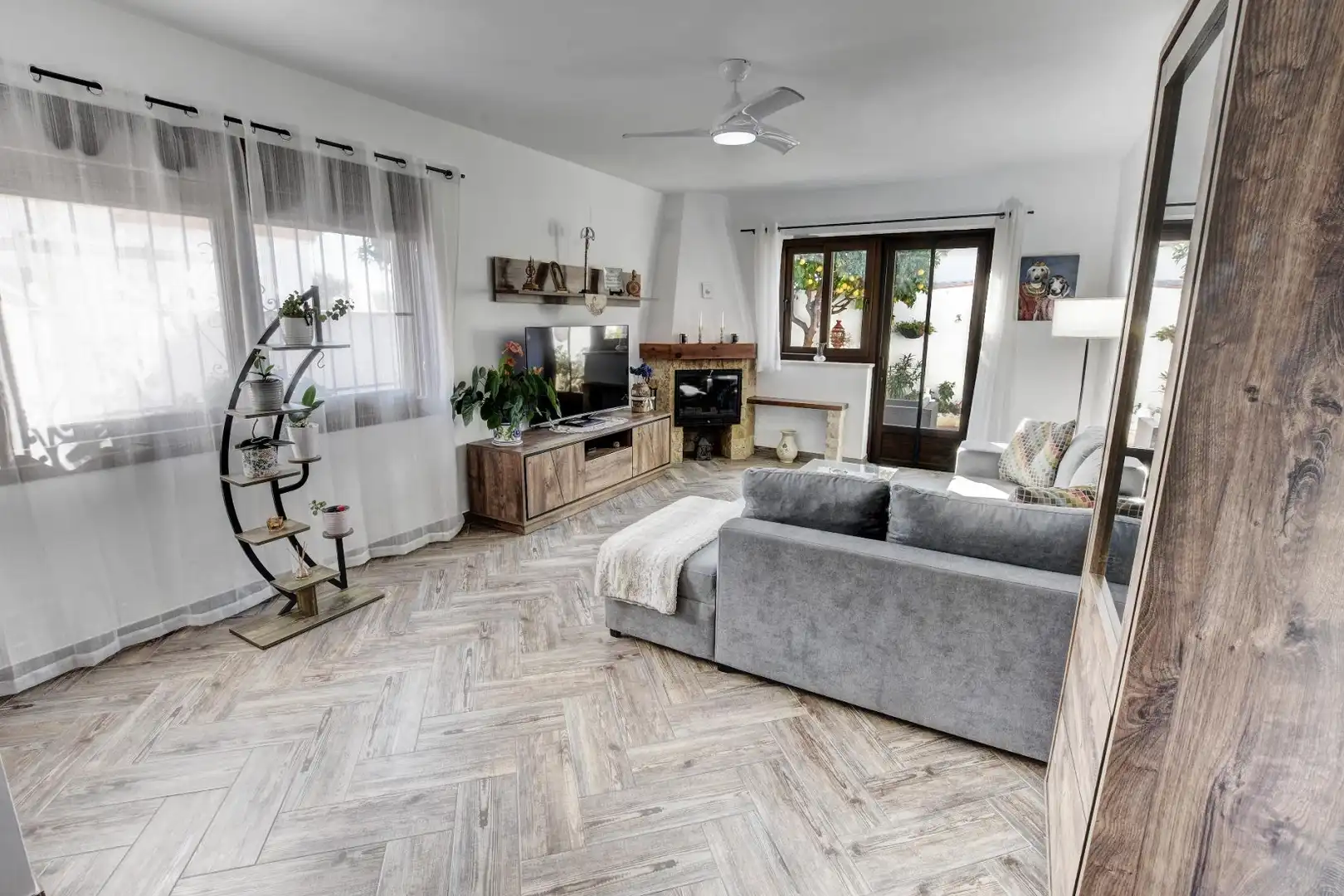 Sala d'estar de Casa o xalet en venda en Benalmádena amb Aire condicionat, Terrassa i Traster