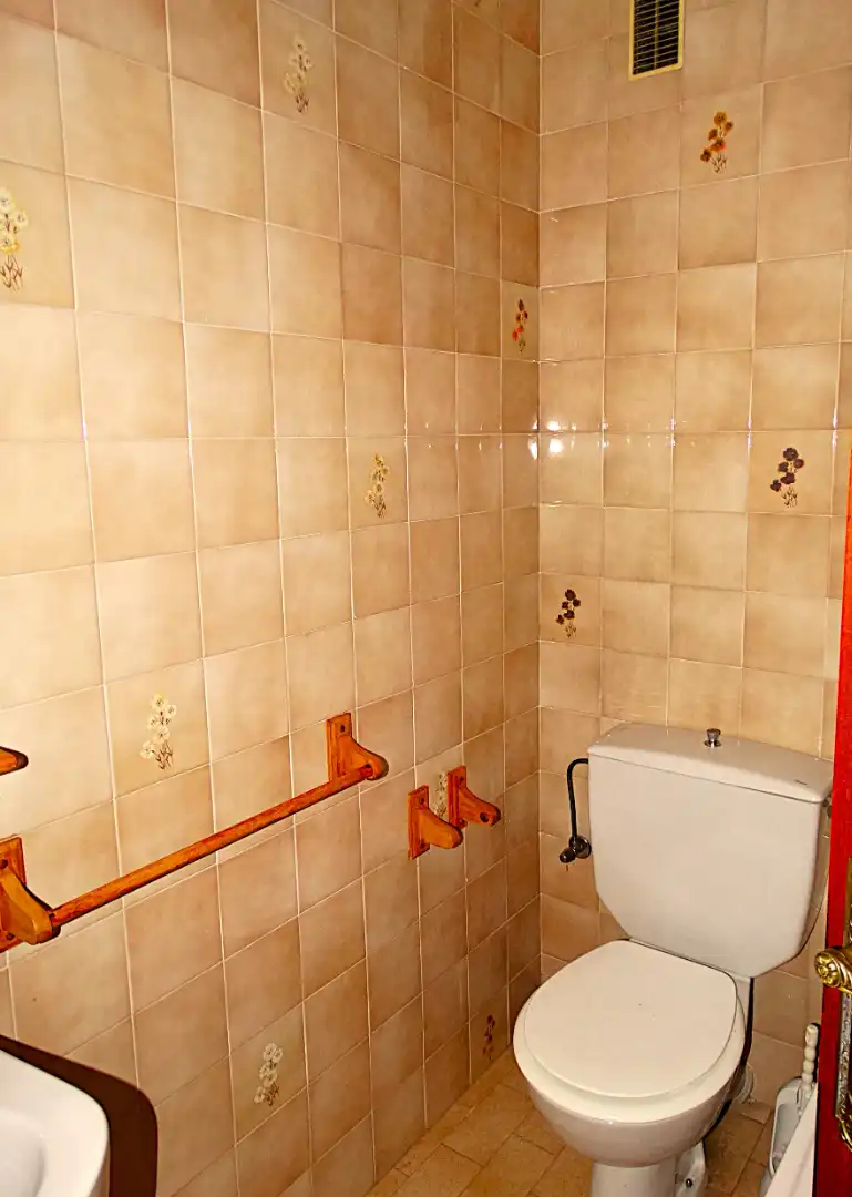 Bany de Pis en venda en Mugardos amb Calefacció, Parquet i Terrassa