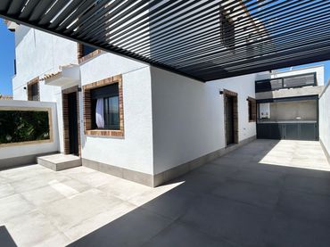 Dúplex amb jardí en venda a Pilar de la Horadada ciudad
