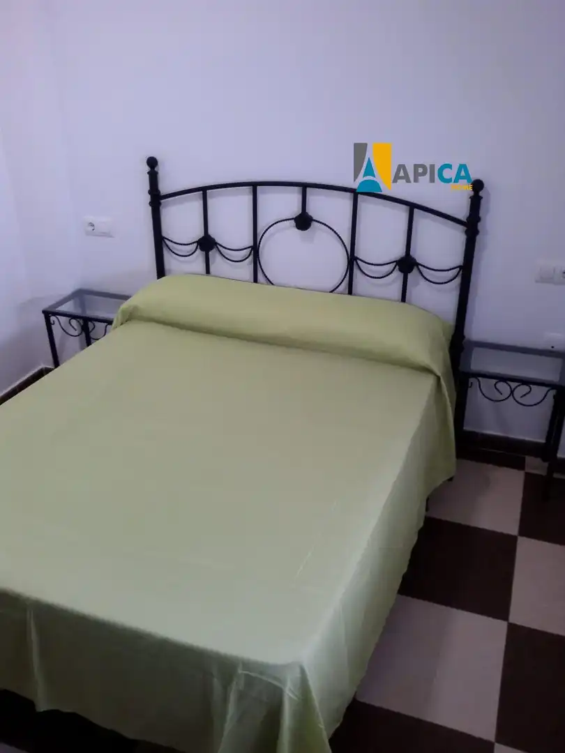 Schlafzimmer von Einfamilien-Reihenhaus zum Verkauf in Barbate