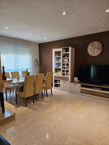 Casa-chalet en Venta en El Arroyo - La Fuente