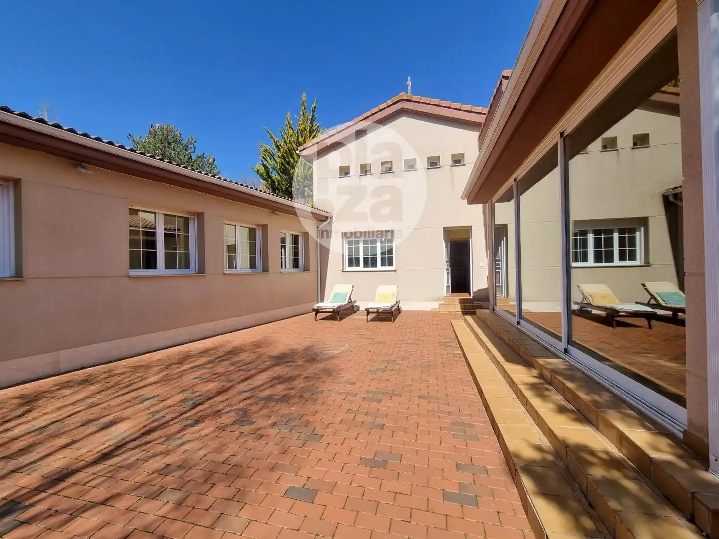 Vista exterior de Casa o chalet en venta en Revillarruz con Calefacción, Jardín privado y Terraza