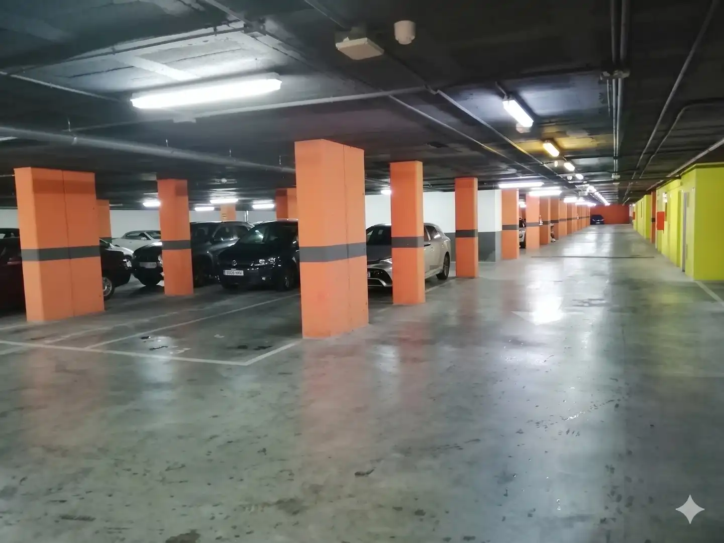 Parkplatz von Garage zur Miete in Valencia