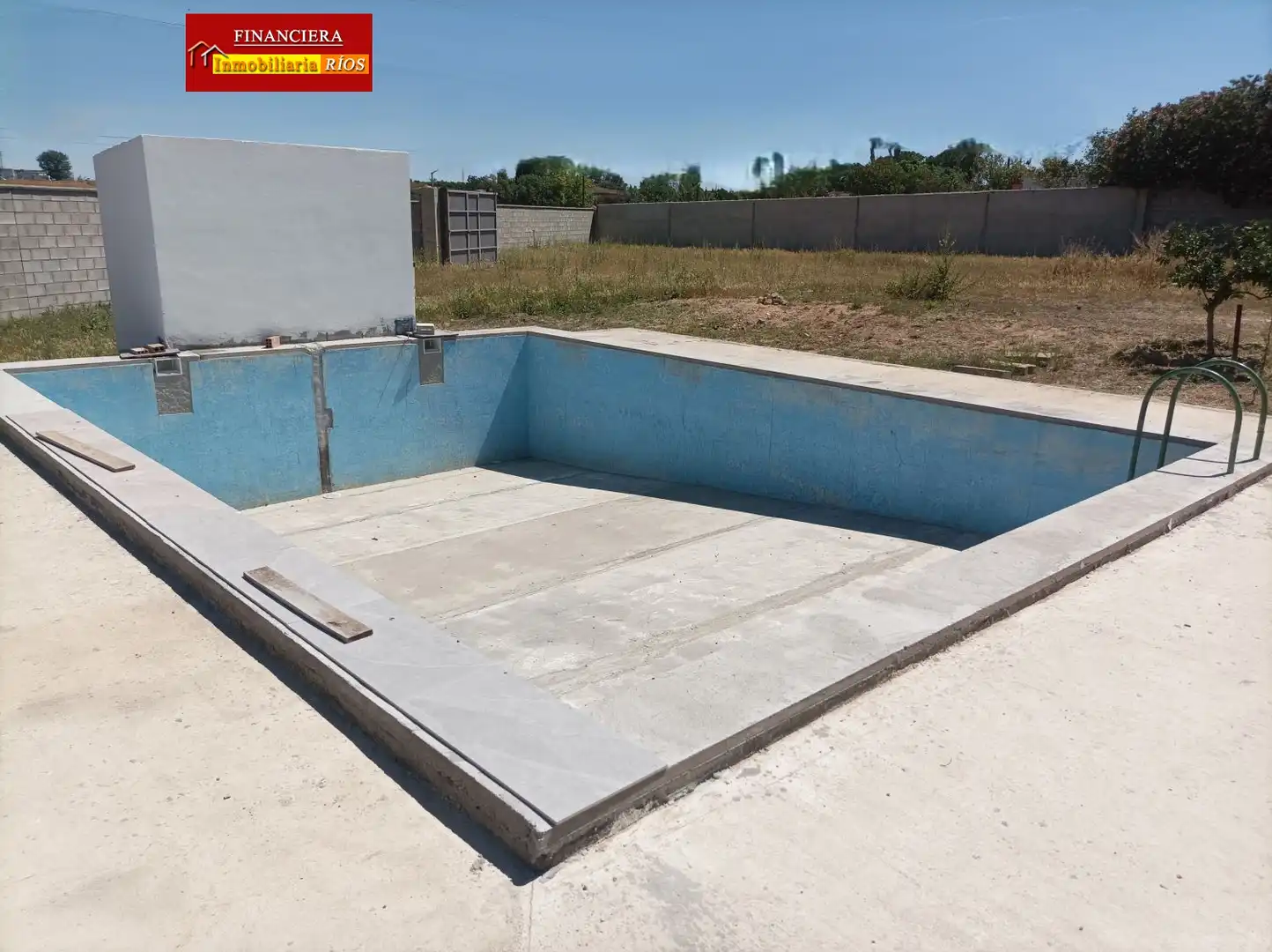 Piscina de Finca rústica en venda en Alcalá de Guadaira