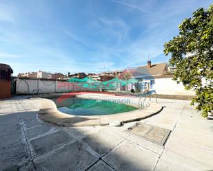 Swimming pool of House or chalet for sale in  Madrid Capital  with Terrace and Swimming Pool
