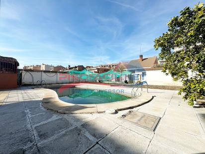 Piscina de Casa o xalet en venda en  Madrid Capital amb Terrassa i Piscina