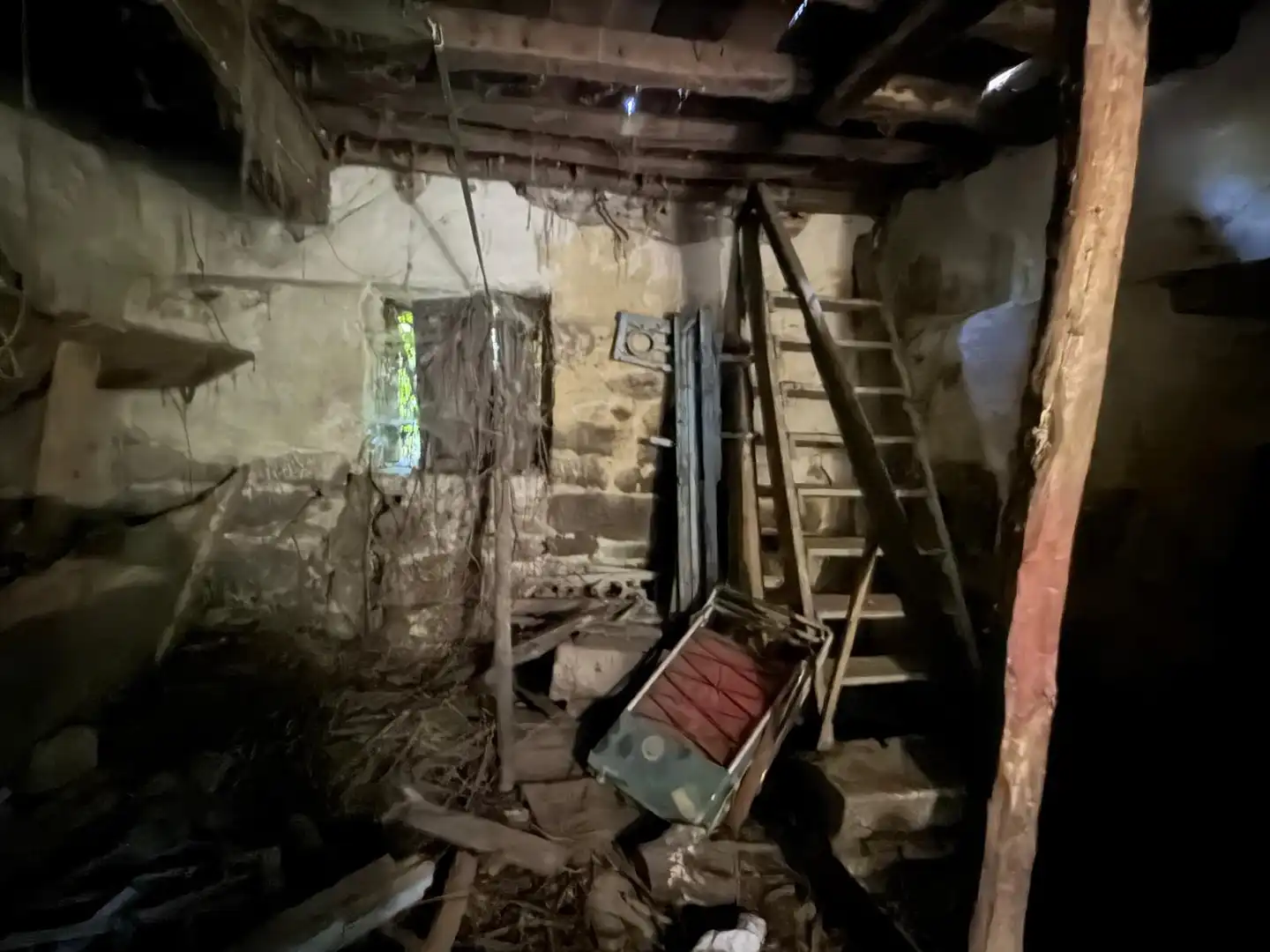 Einfamilien-Reihenhaus zum Verkauf in San Cristovo de Cea mit Privatgarten und Balkon