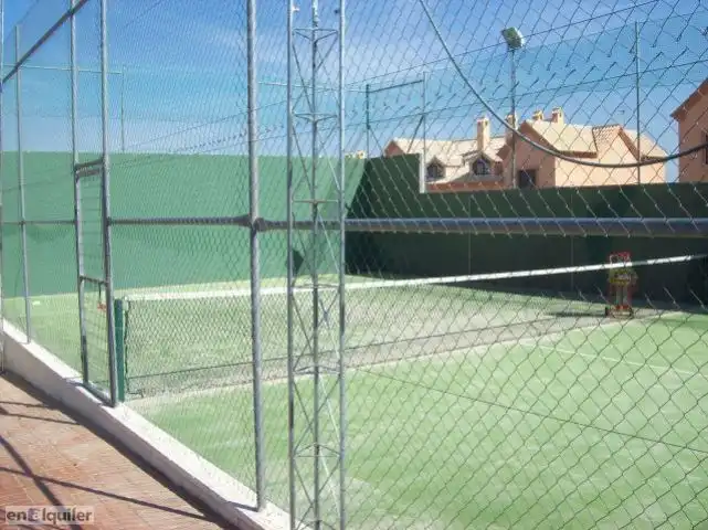 Jardí de Casa adosada en venda en Espartinas amb Aire condicionat, Calefacció i Jardí privat