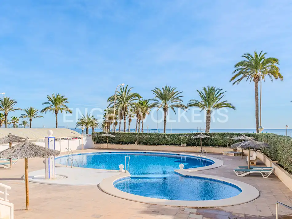 Schwimmbecken von Wohnung zum Verkauf in Alicante / Alacant mit Klimaanlage, Heizung und Gemeinschaftspool